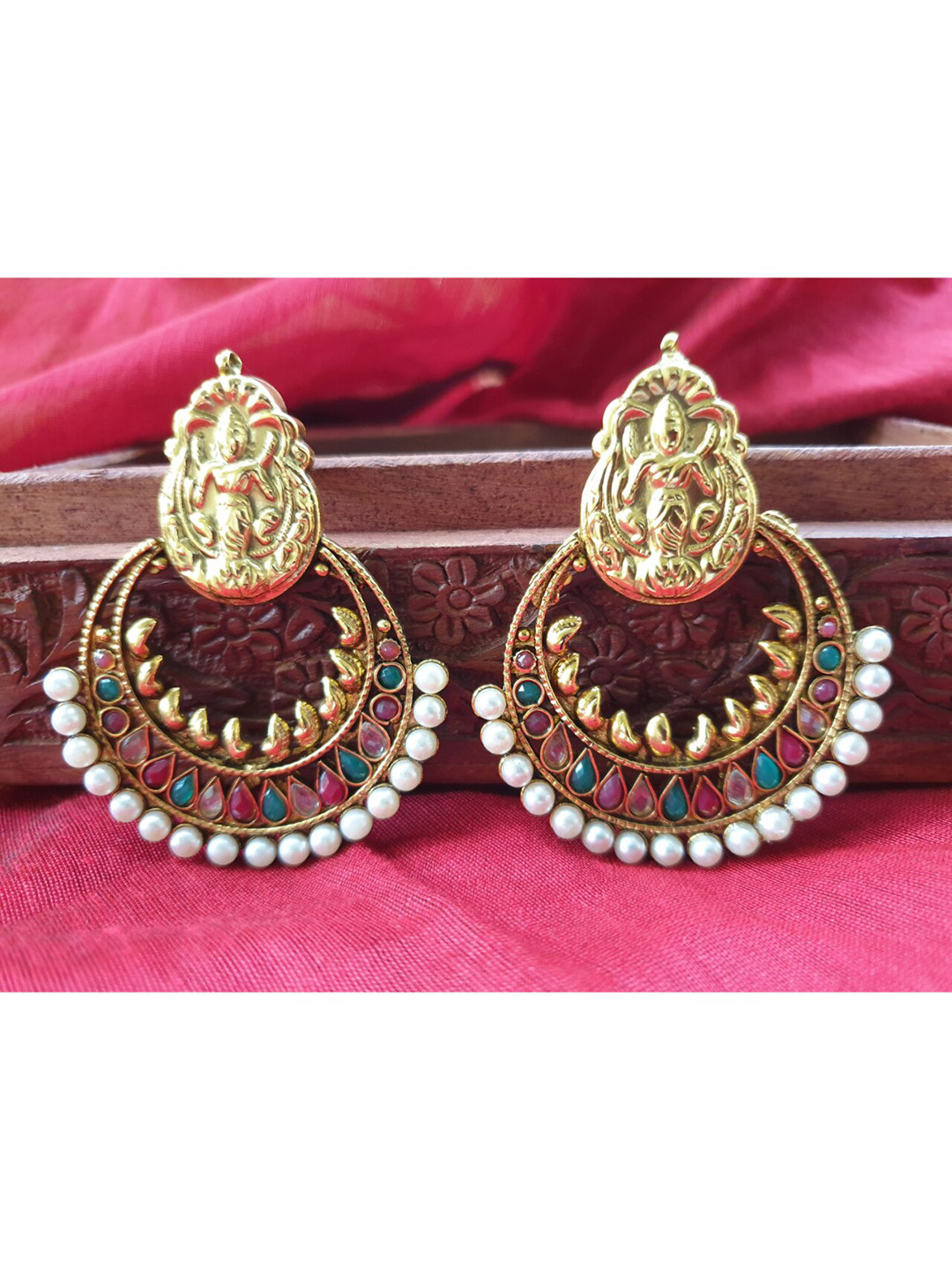 

FIROZA Gold-Toned Circular Chandbalis Earrings