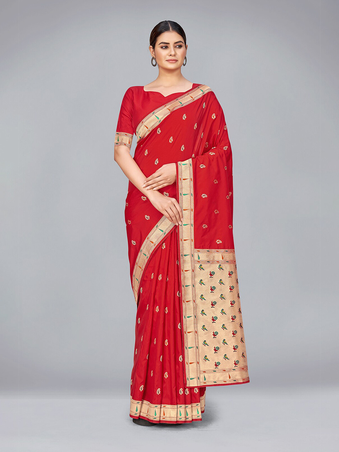 

MONJOLIKA FASHION Red & Cream-Coloured Woven Design Zari Silk Blend Banarasi Saree