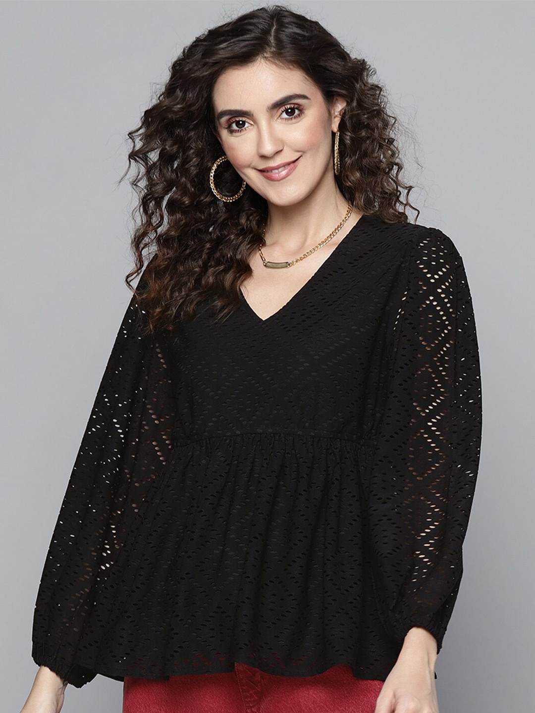 

SASSAFRAS Black Schiffli Top