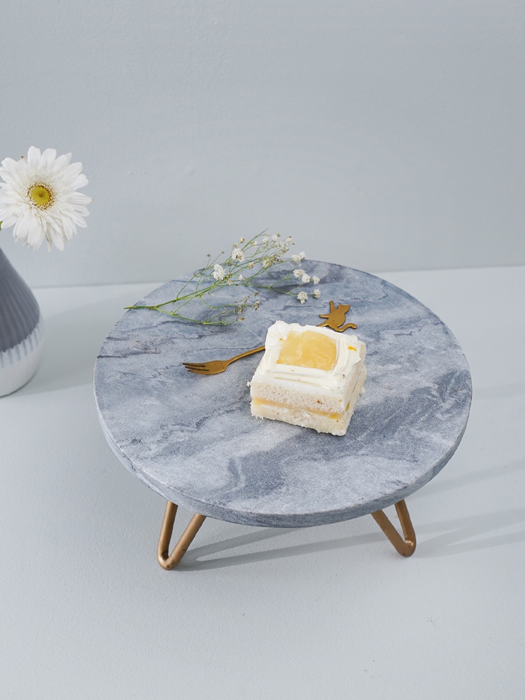 

CASA DECOR Grey & Brown Handmade Marble Top Cake Stand