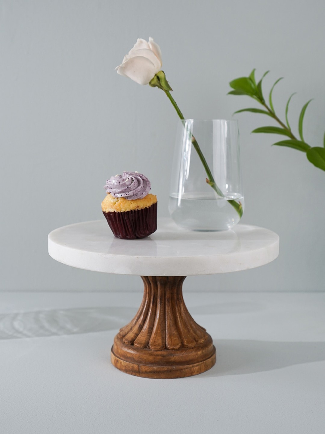 

CASA DECOR White & Brown Solid Cake Stand with Base