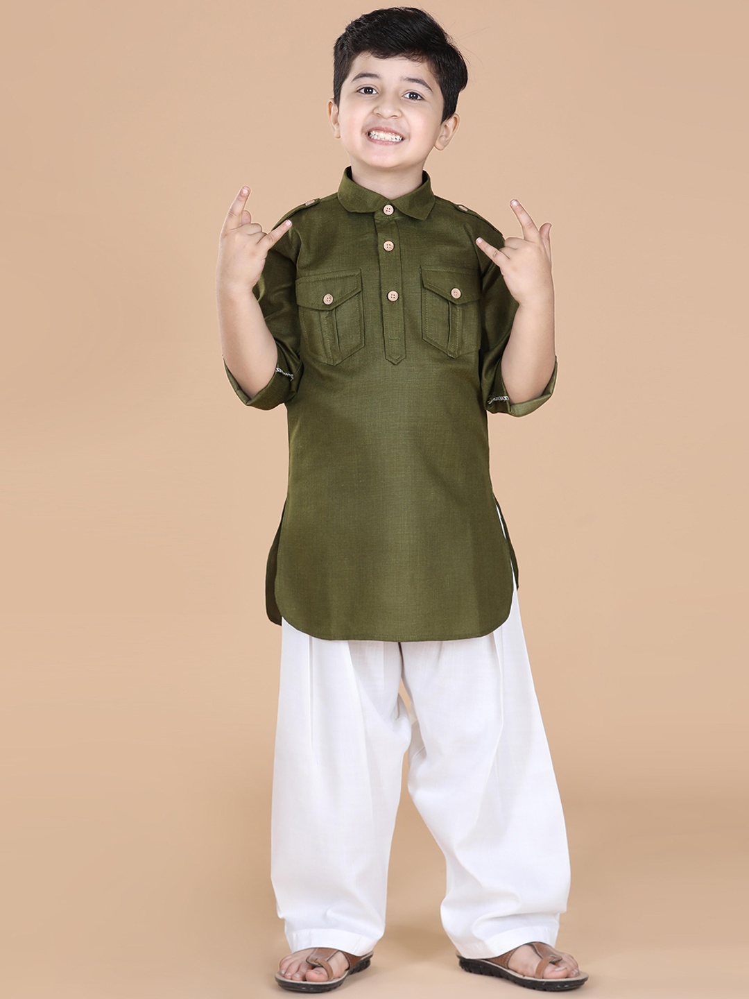 

Aj DEZInES Boys Green Thread Work Pure Cotton Kurti with Salwar