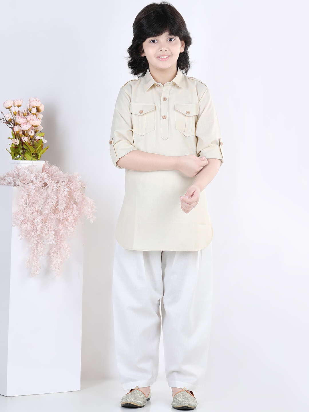 

Aj DEZInES Boys Cream-Coloured Thread Work Pure Cotton Kurta with Patiala