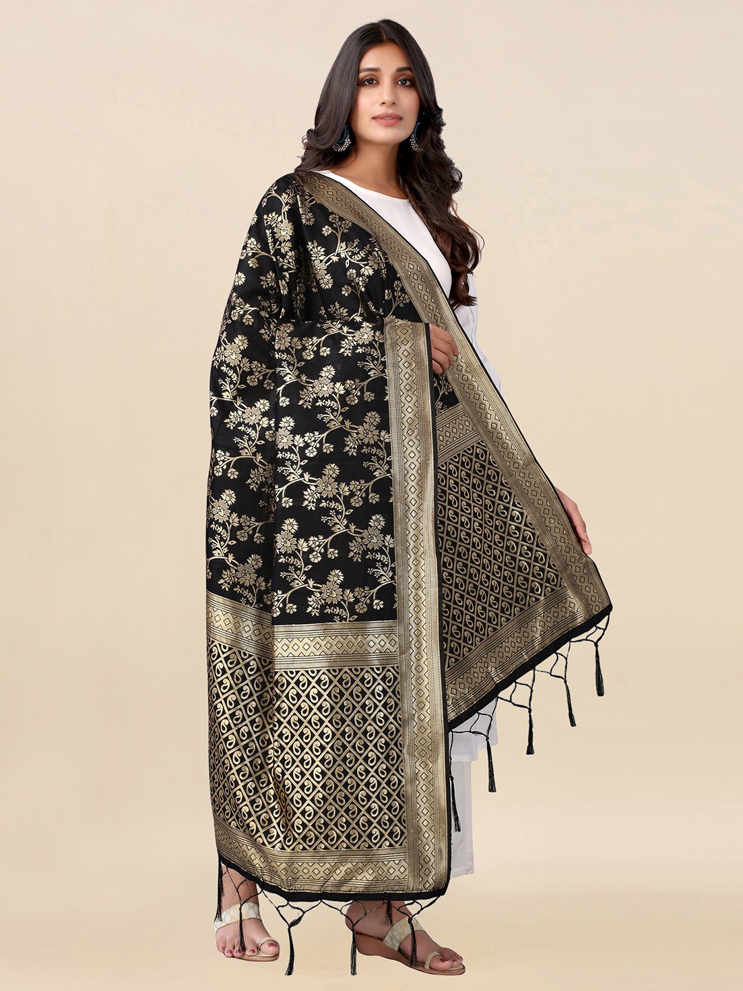 

Satrani Women Black & Golden Silk Blend Jacquard Tassel Border Dupatta