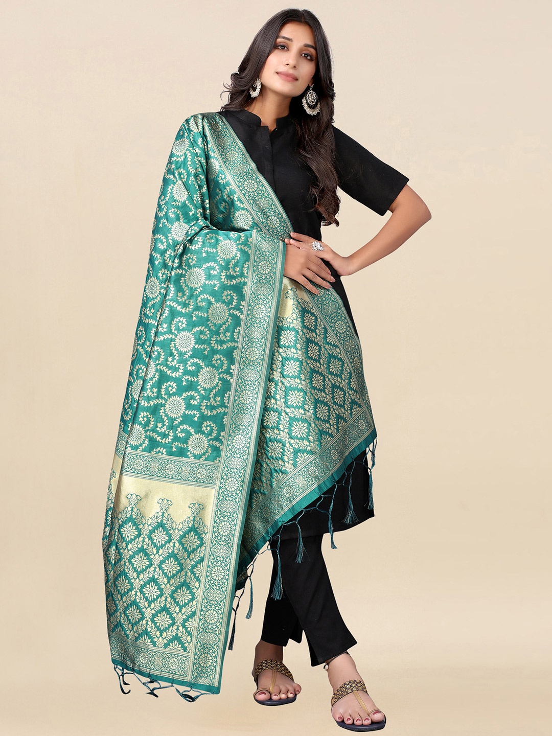 

Satrani Green & Gold-Toned Ethnic Motifs Woven Design Dupatta with Zari