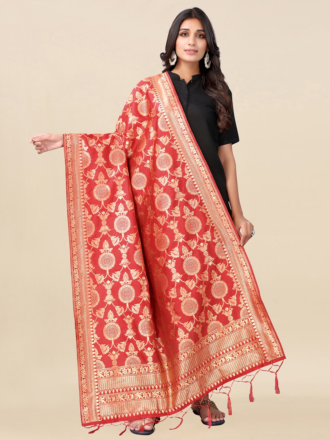 

Satrani Red & Gold-Toned Woven Design Dupatta with Zari