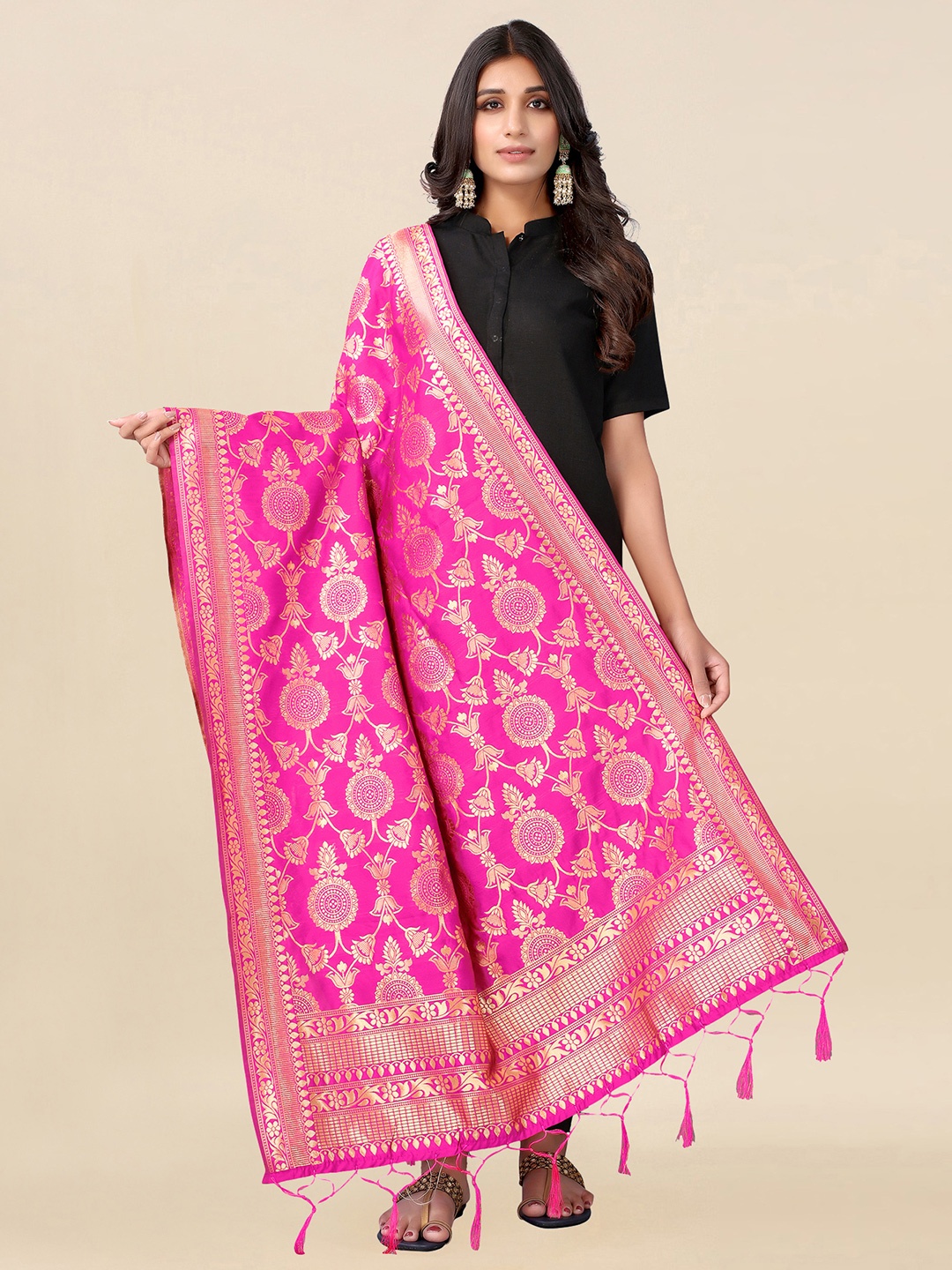 

Satrani Pink & Gold-Toned Woven Design Dupatta