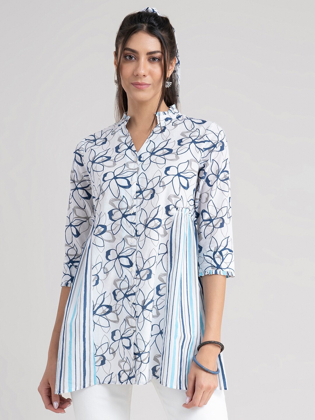 

Pink Fort White & christmas silver Floral Print Mandarin Collar Shirt Style Top