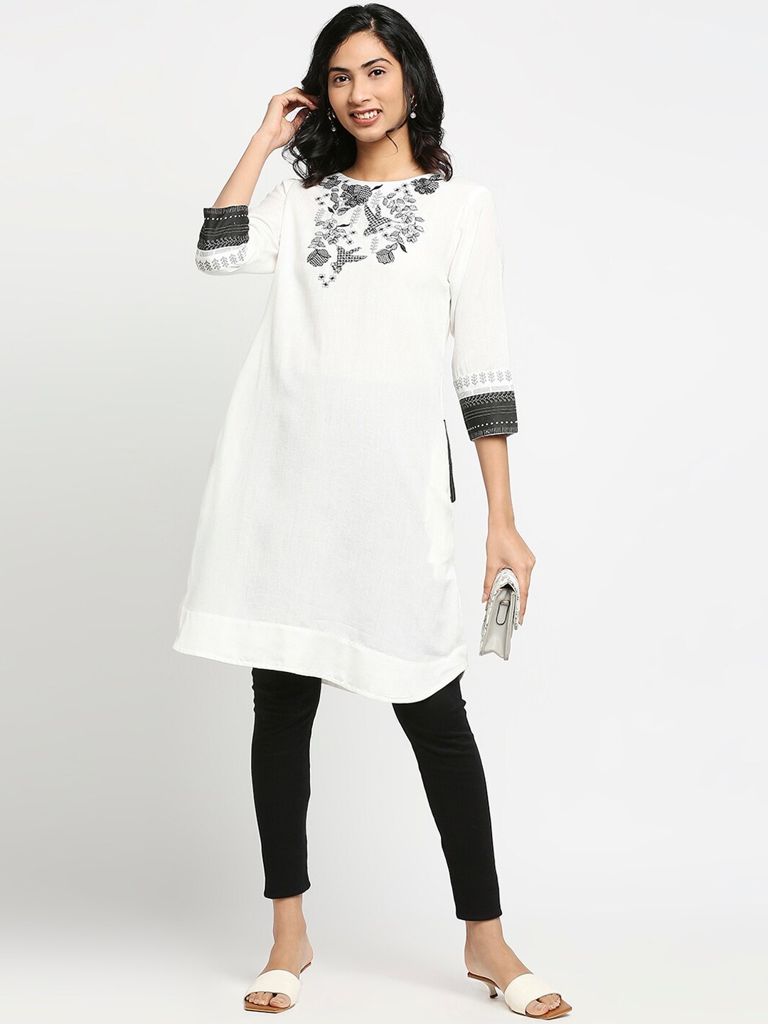 

Ethnicity Women White Yoke Design Kurta
