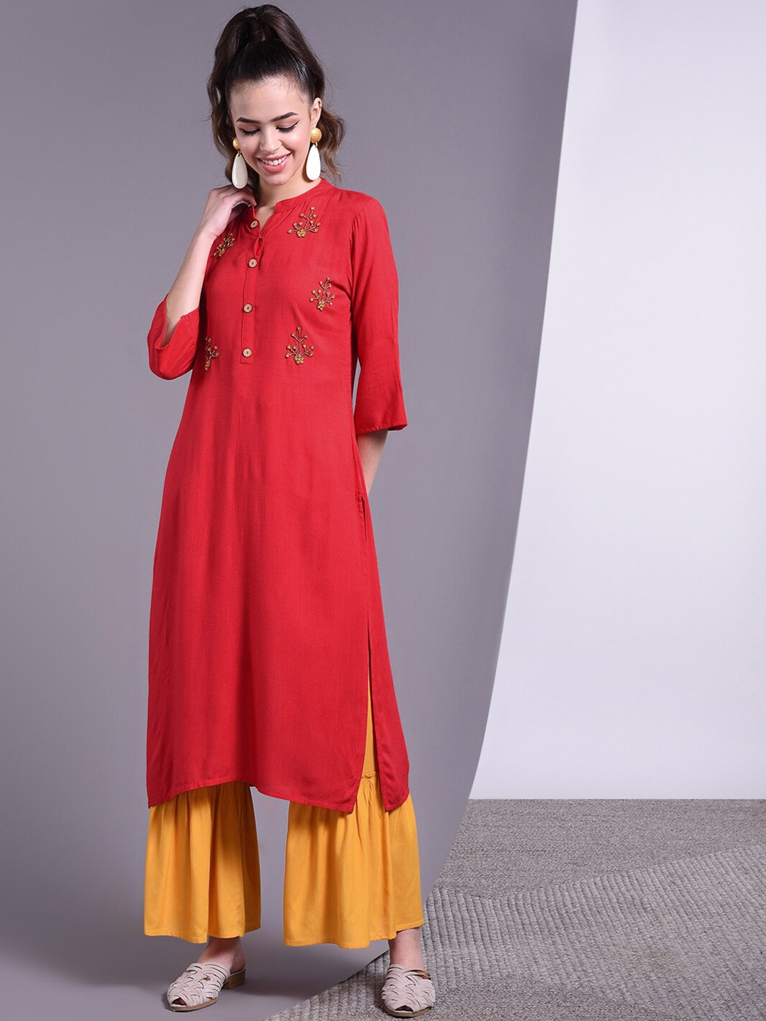 

DORIYA Women Red Thread Work Kurta