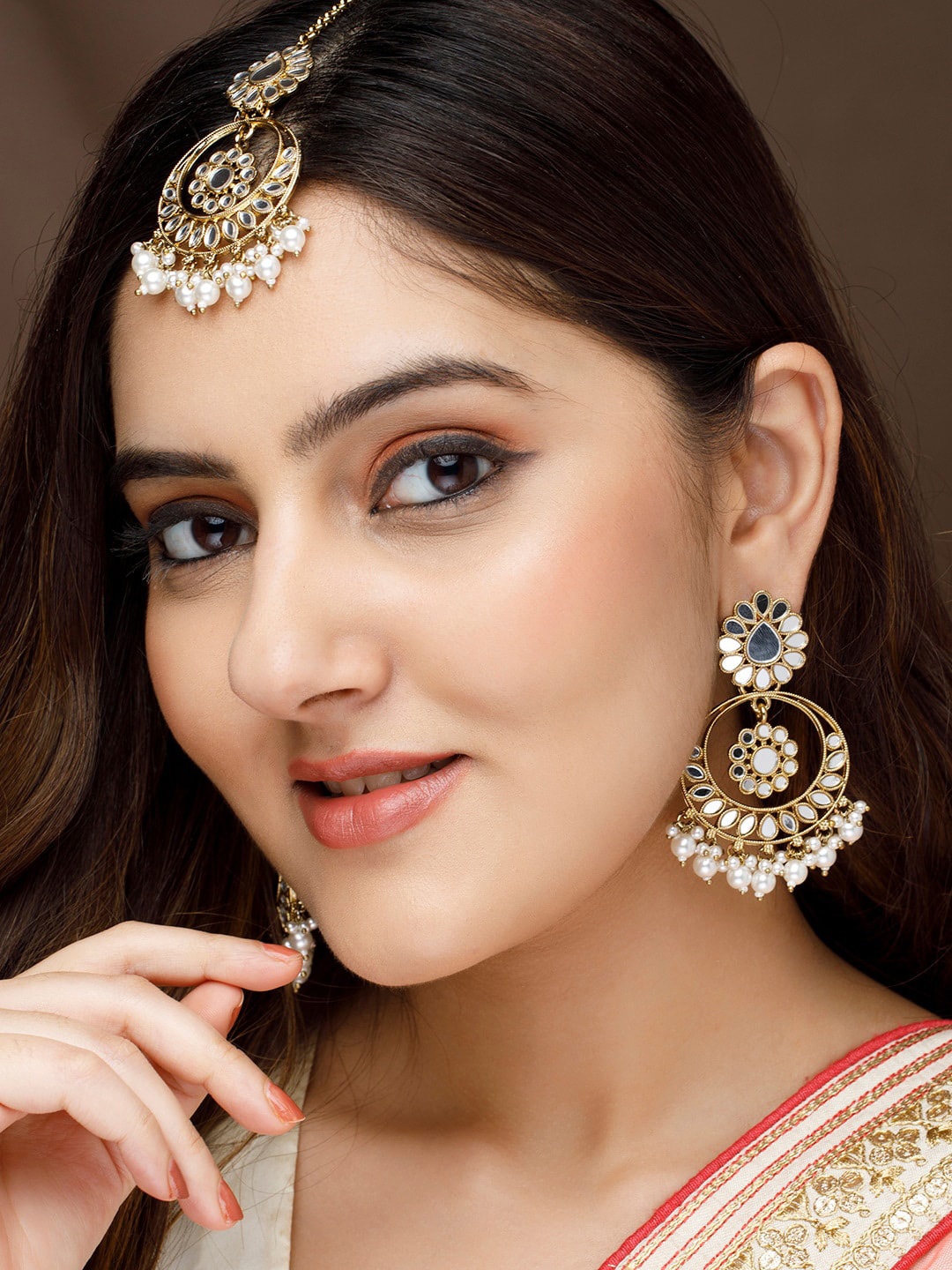 

Rubans Gold Plated Mangtikka & Earring Set With Pearls