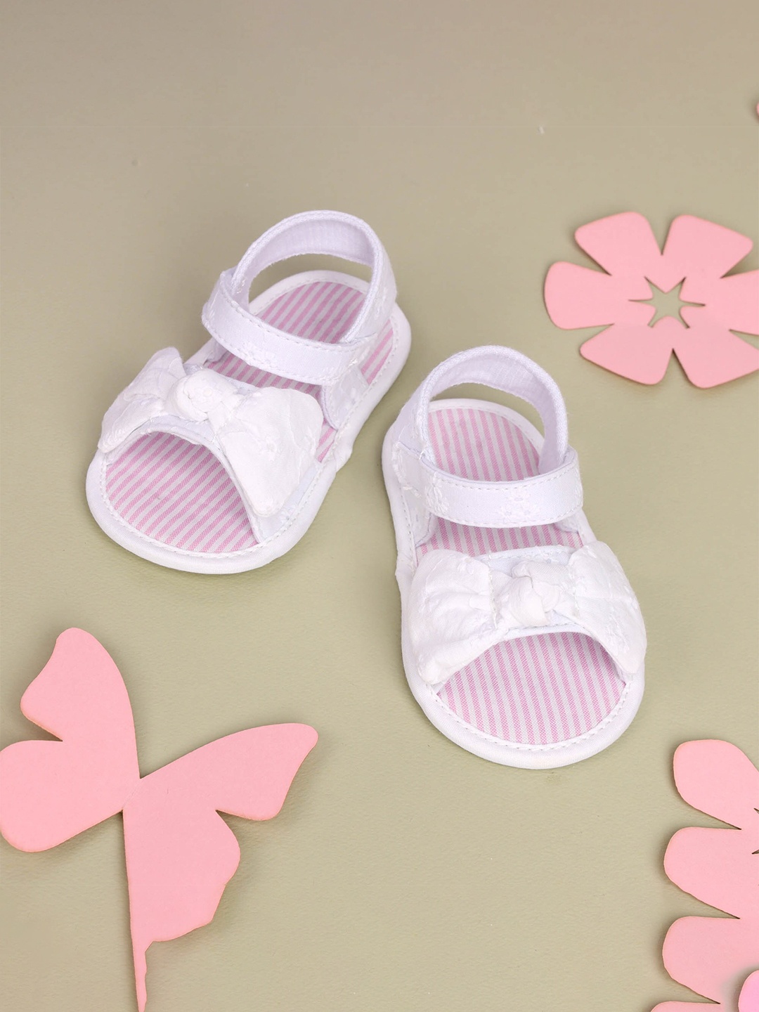 

KICKS & CRAWL Girls White Comfort Sandals