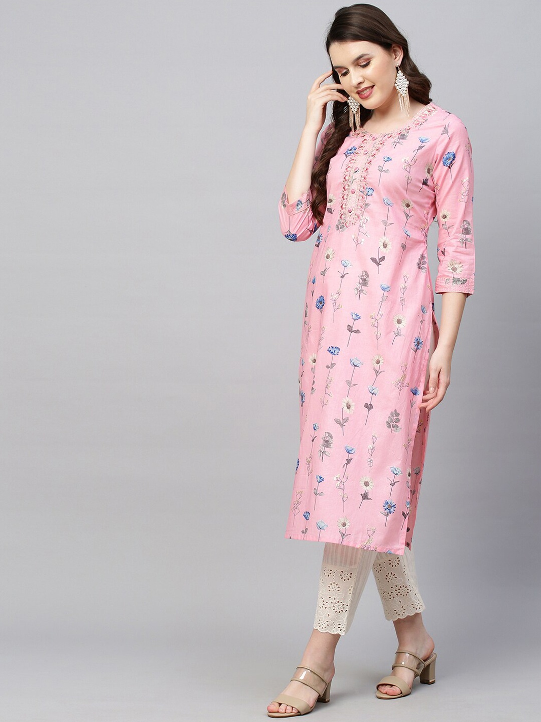 

FASHOR Women Pink & crystal rose Floral Printed Thread Work Kurta