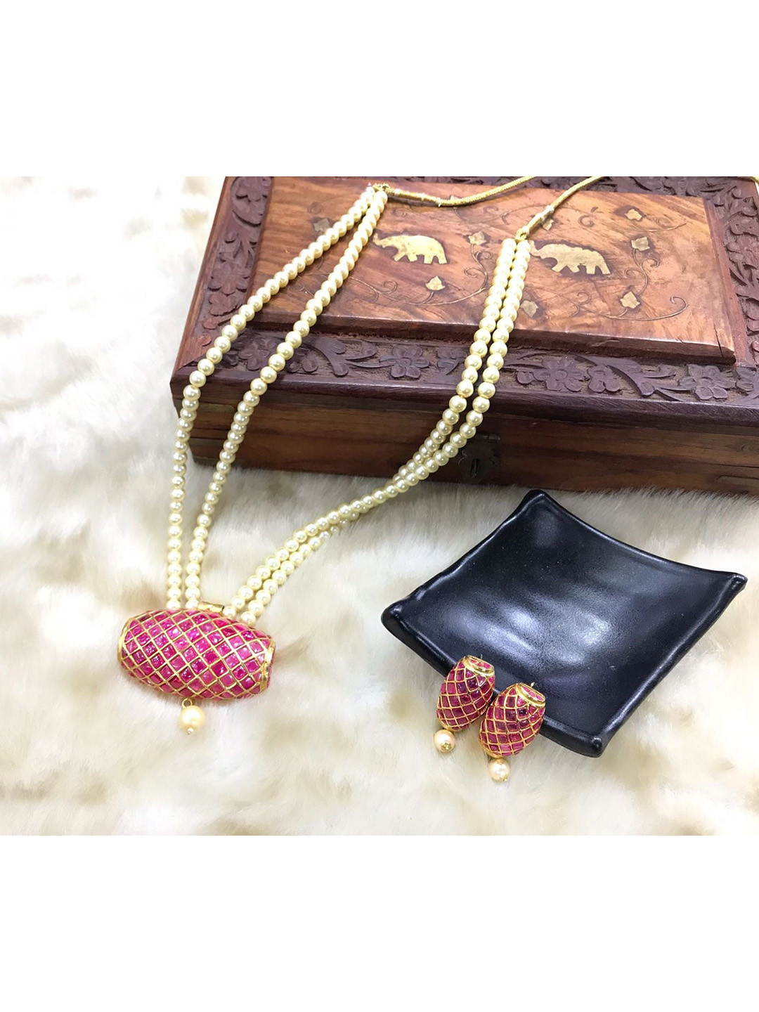 

SURYAM DESIGNER JEWELLERY 24K Gold-Plated Pink Kundan Studded Jewellery Set