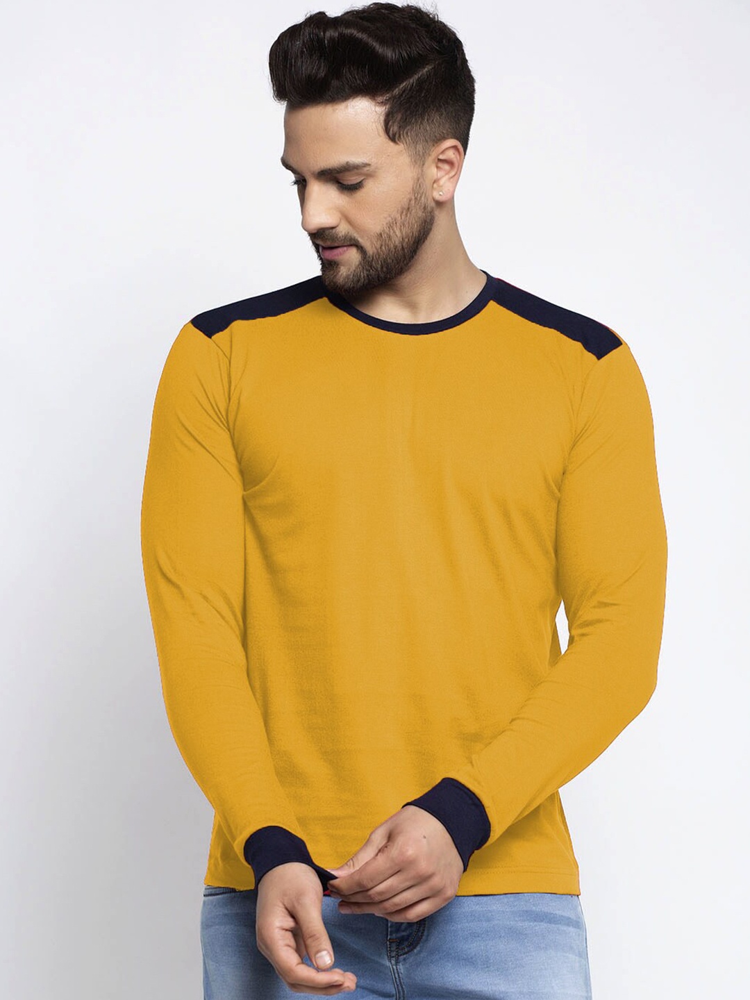 

Friskers Men Gold-Toned & urobilin High Neck Applique Slim Fit T-shirt