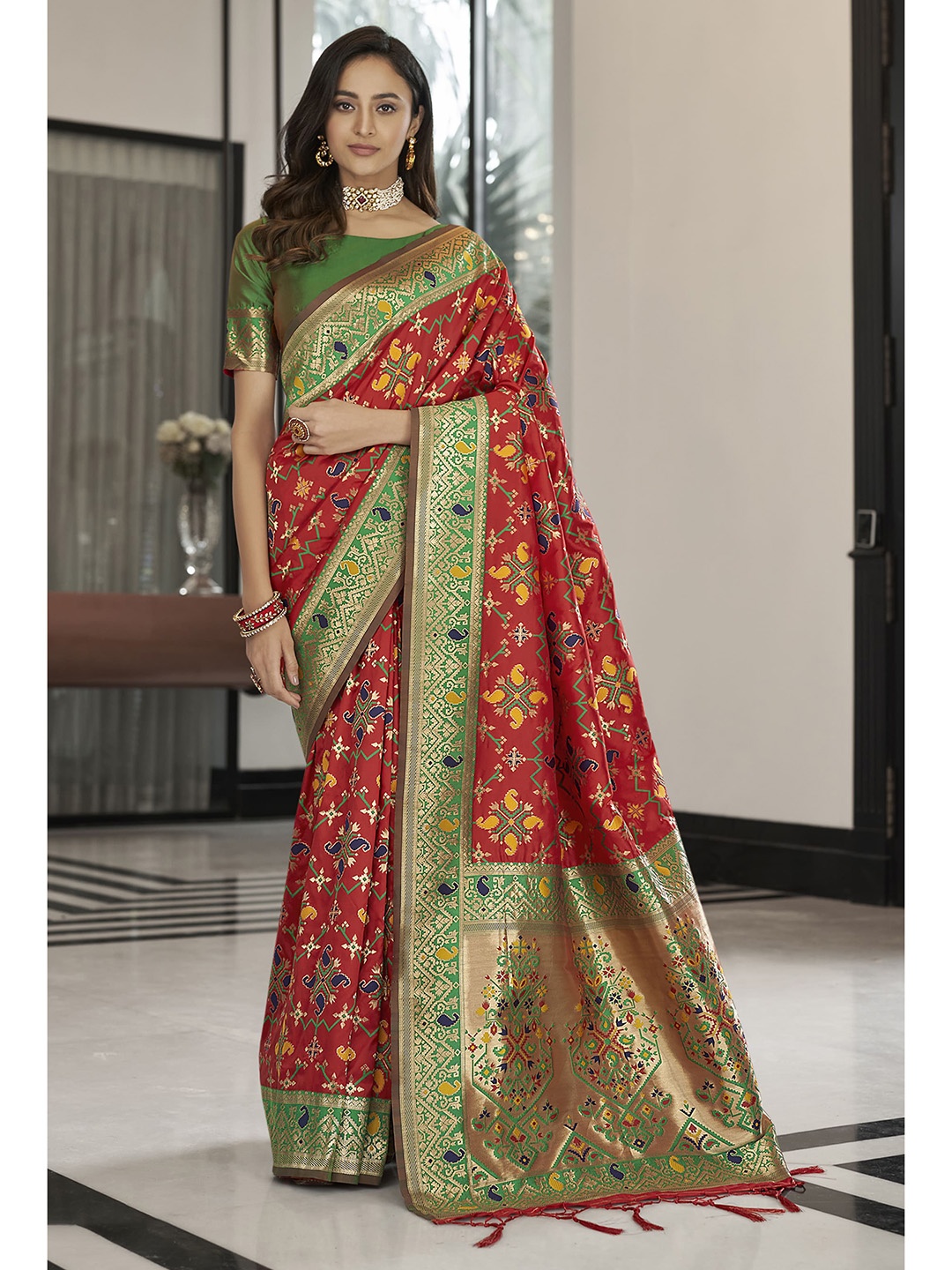 

elora Red & Green Woven Design Zari Banarasi Saree