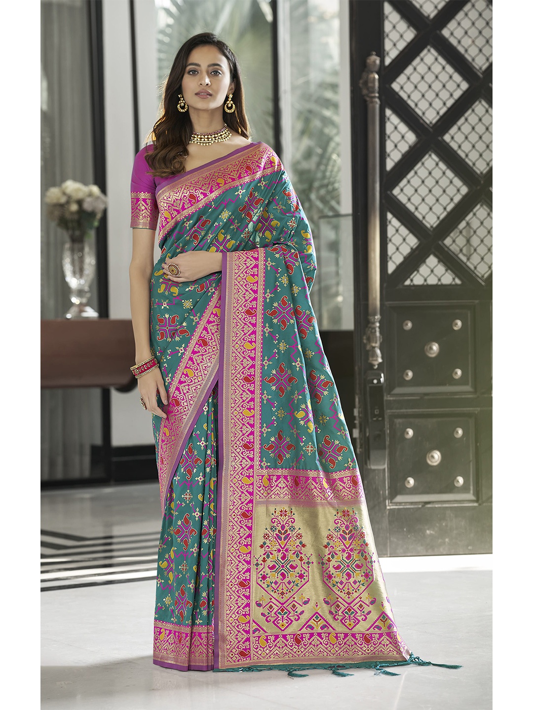 

elora Green & Pink Woven Design Zari Banarasi Saree