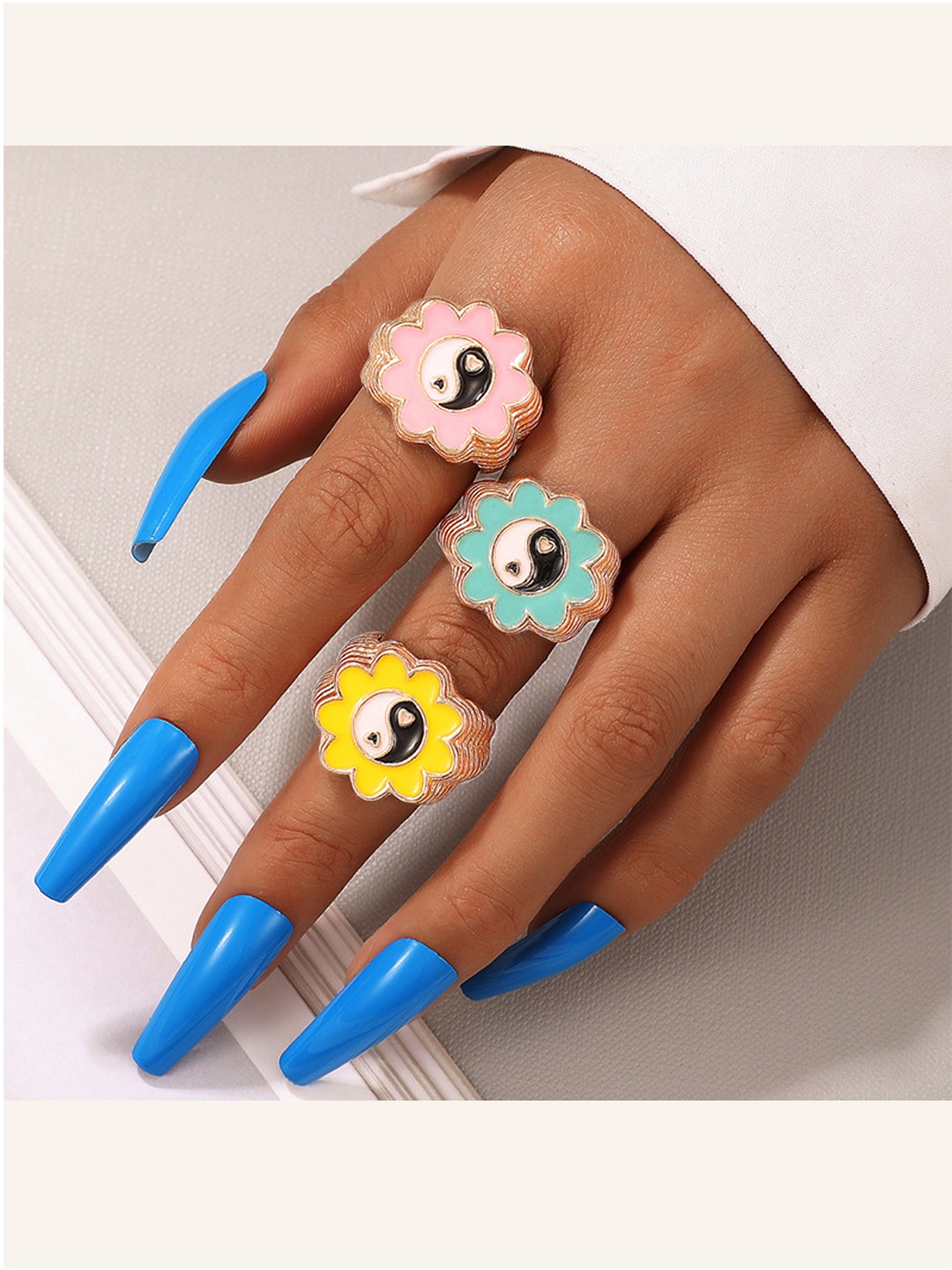 

Vembley Set Of 3 Gold-Plated Finger Ring