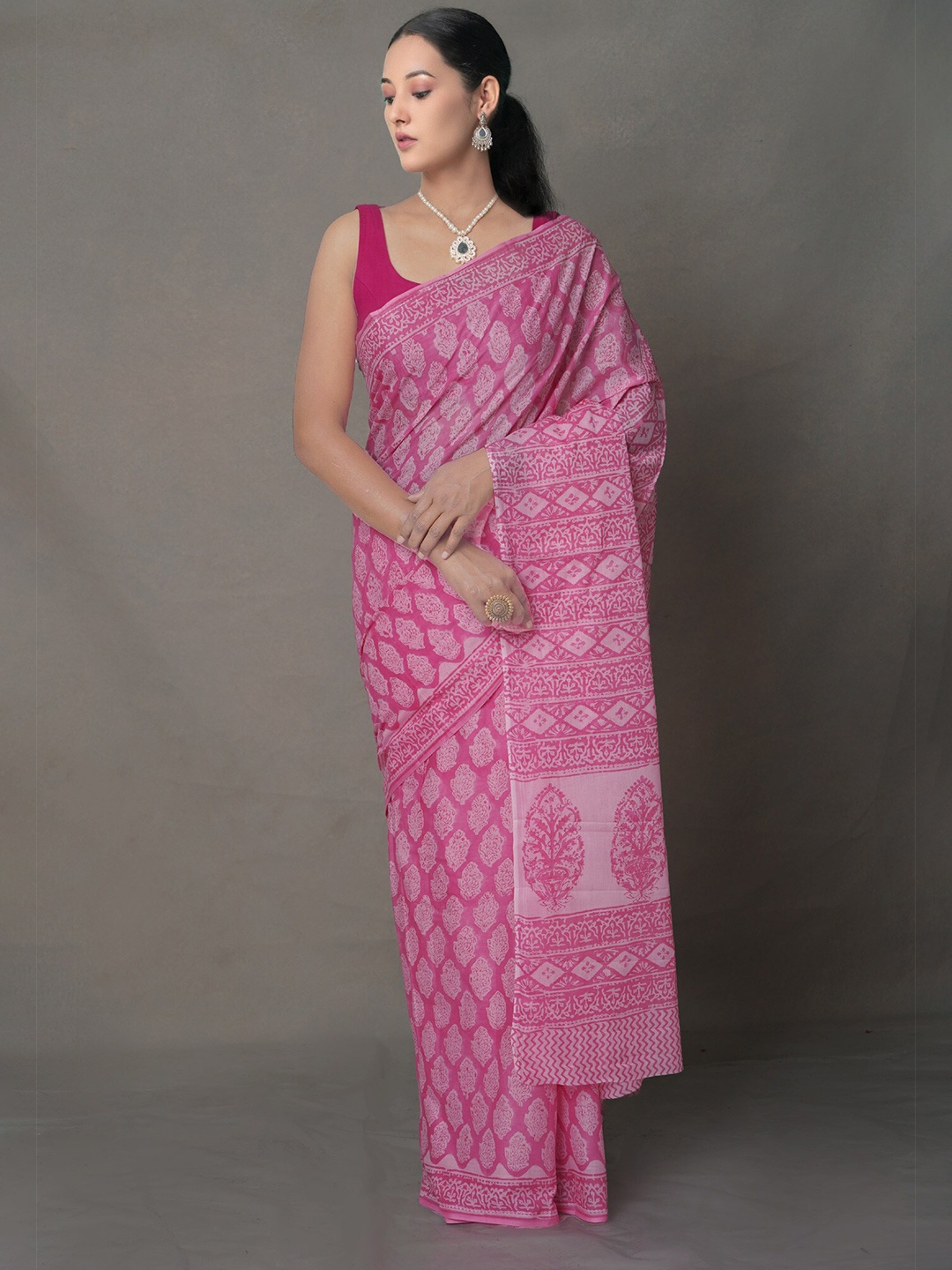 

Unnati Silks Pink Ethnic Motifs Pure Cotton Block Print Saree