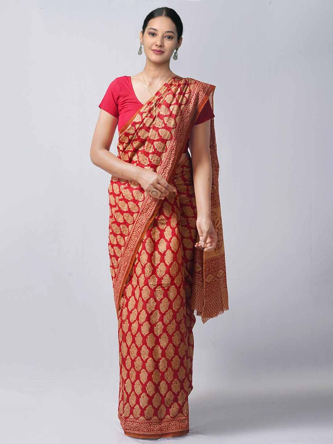 

Unnati Silks Red & Gold-Toned Ethnic Motifs Pure Cotton Block Print Saree