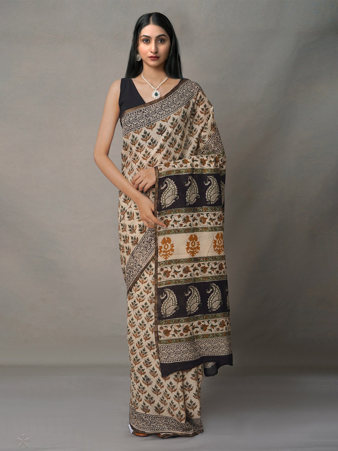 

Unnati Silks Cream-Coloured & Black Ethnic Motifs Pure Cotton Block Print Saree