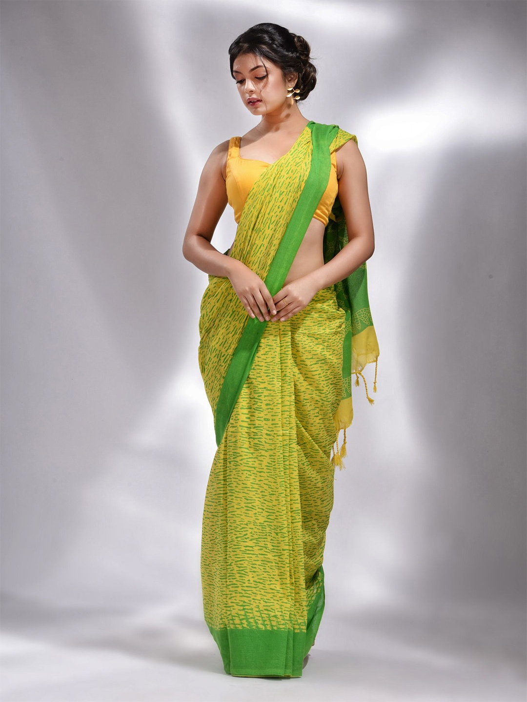 

Charukriti Yellow & Green Pure Cotton Saree