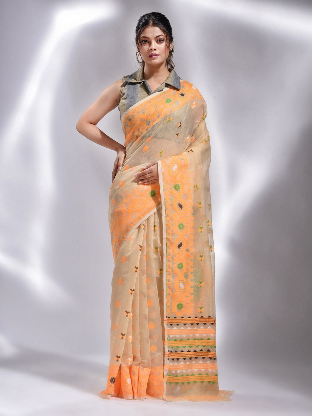 

Charukriti Beige & Green Woven Design Silk Cotton Jamdani Saree