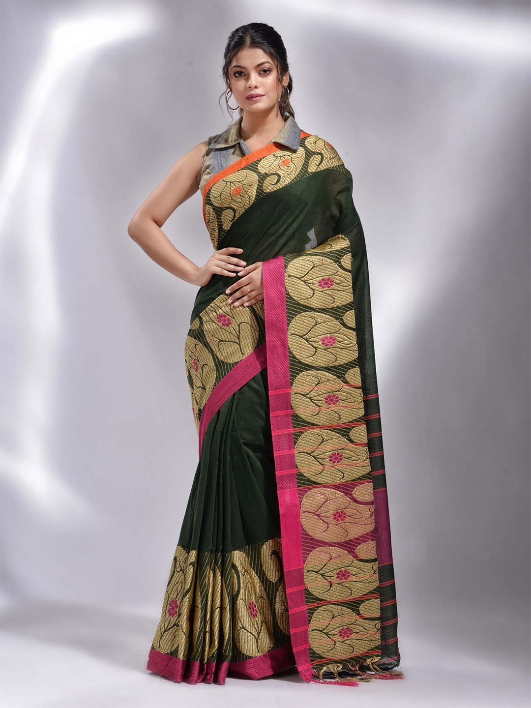 

Charukriti Green & Pink Paisley Zari Pure Cotton Saree