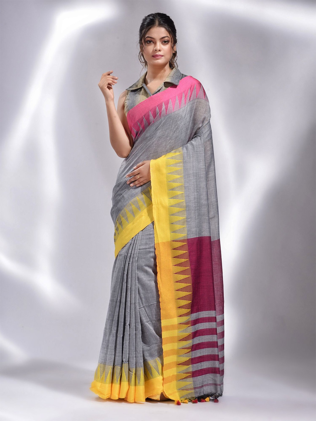 

Charukriti Grey & Yellow Woven Design Pure Cotton Saree