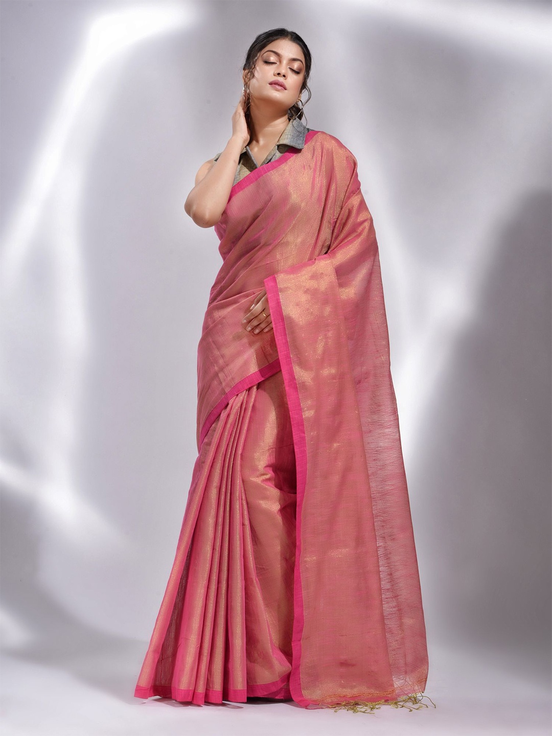 

Charukriti Pink & Gold-Toned Woven Design Tissue Saree