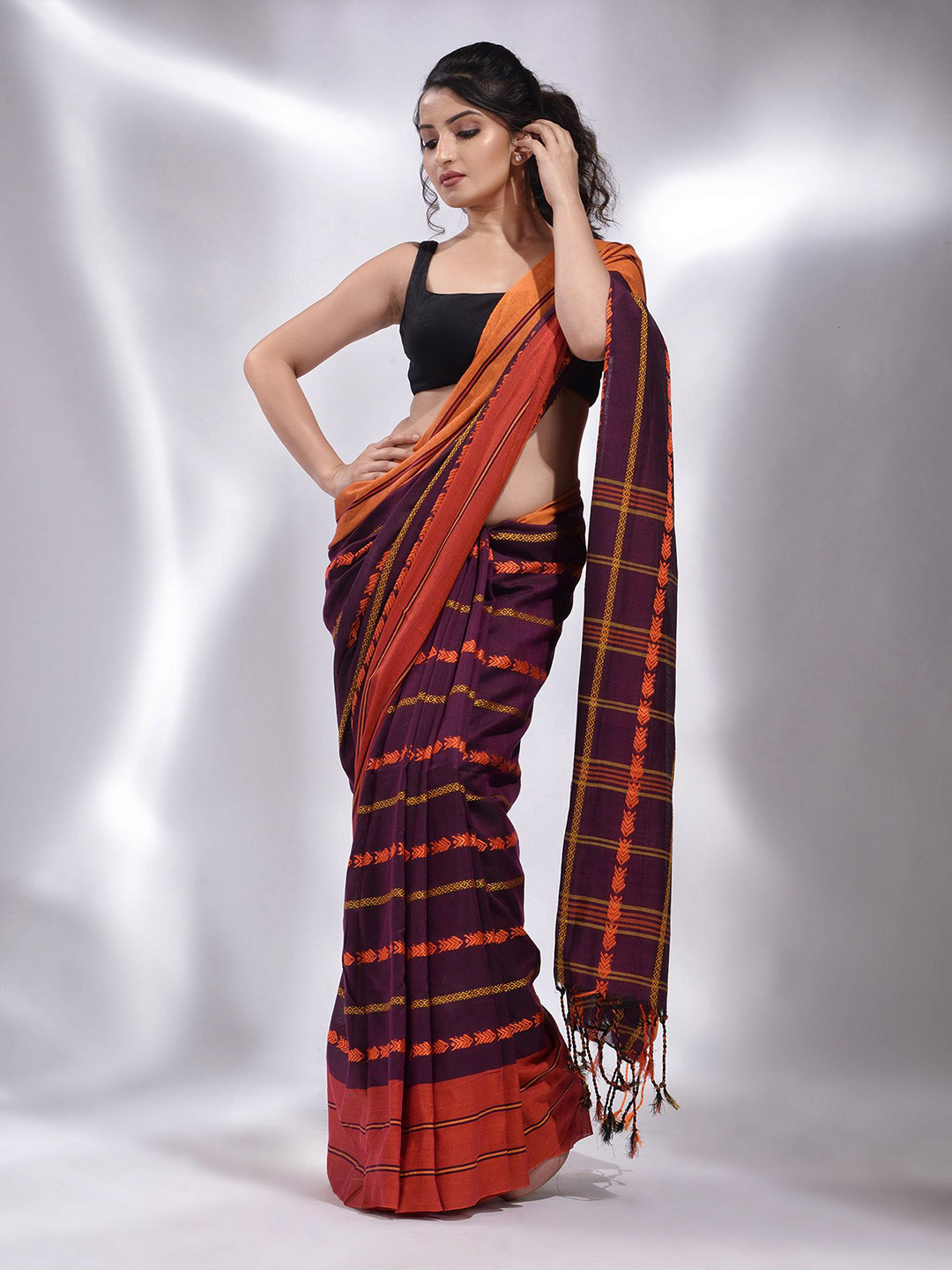 

Charukriti Magenta & Black Woven Design Pure Cotton Saree