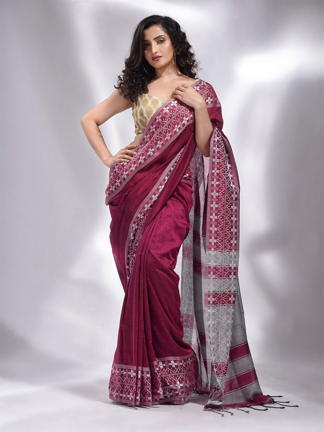 

Charukriti Magenta & Grey Woven Design Pure Cotton Saree