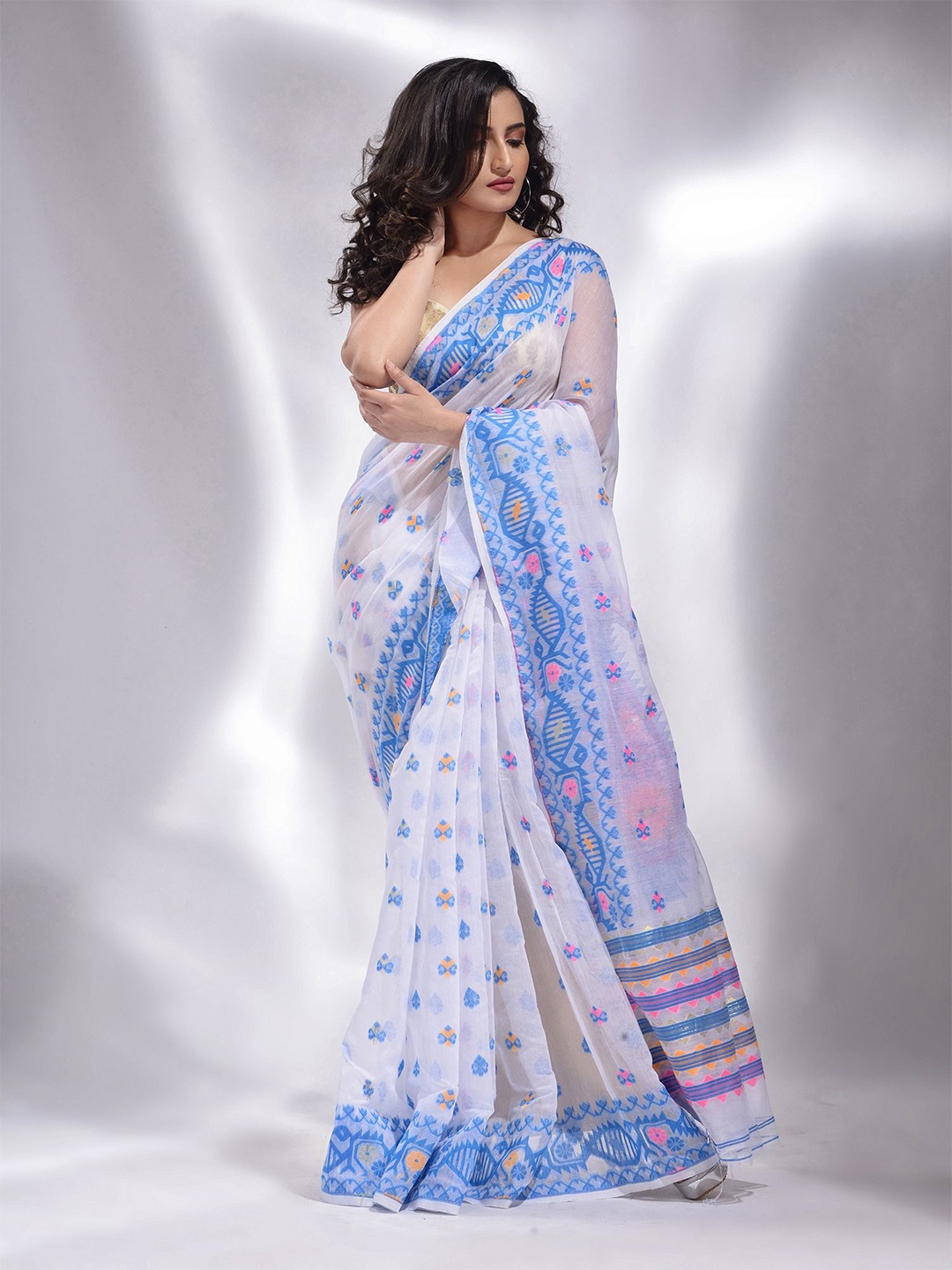 

Charukriti White & Blue Woven Design Silk Cotton Jamdani Saree