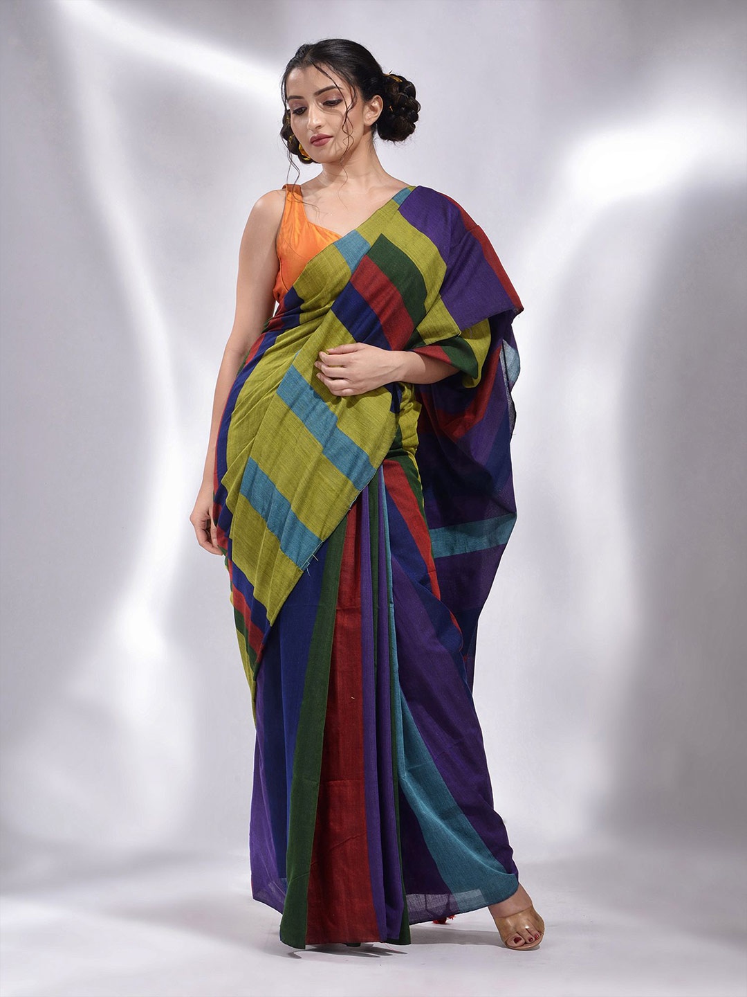 

Charukriti Maroon & Blue Colourblocked Pure Cotton Saree