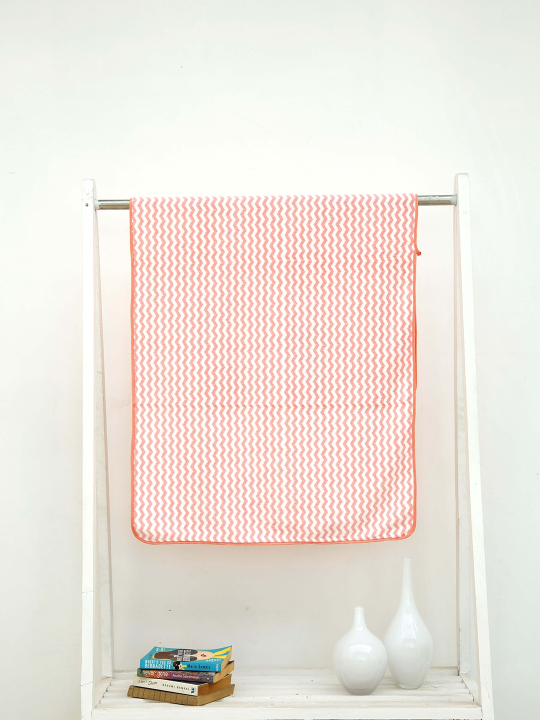 

Ariana Unisex Pink Bath Towels
