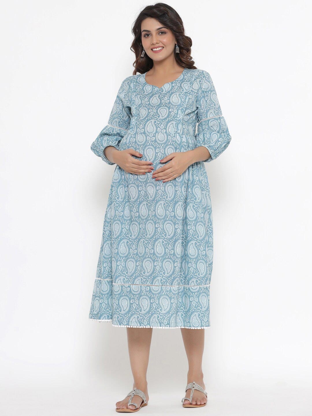 

Ikk Kudi by Seerat Blue Floral Maternity & Nursing Cotton Midi Dress