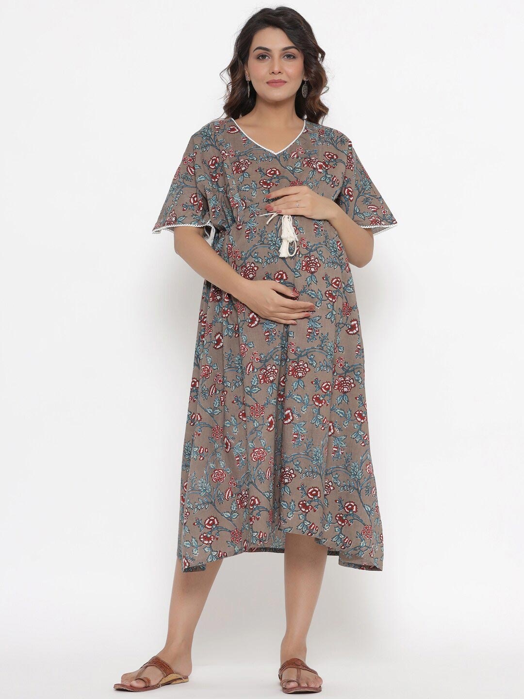 

Ikk Kudi by Seerat Grey Printed Maternity & Nursing Cotton Midi Kaftan Dress