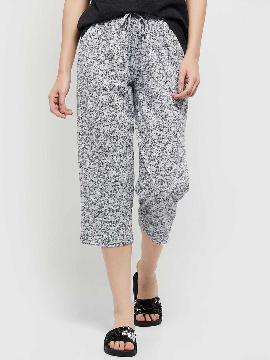 

max Women Grey-Melange & Black Printed Lounge Capri