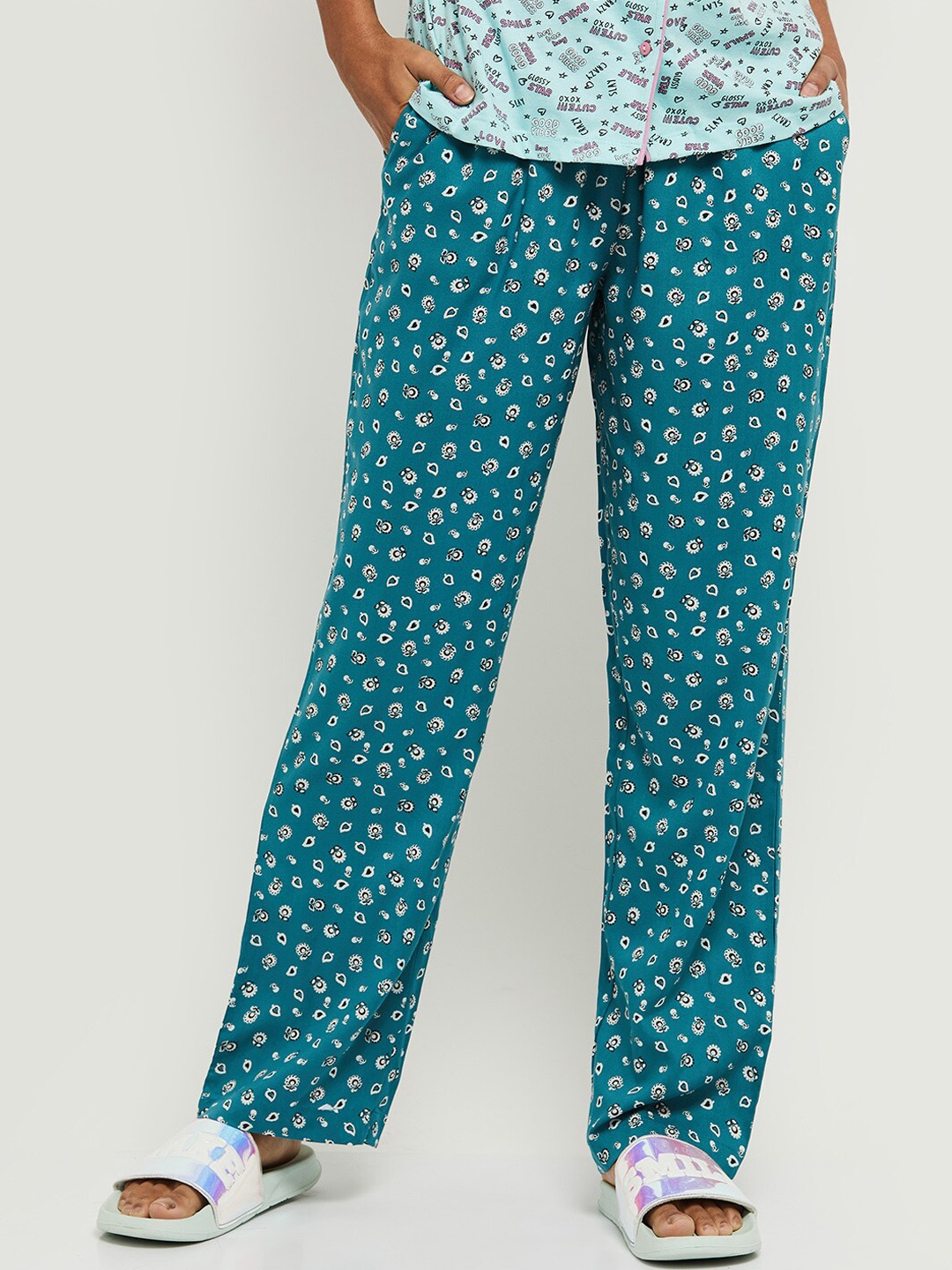 

max Women Teal-Green Printed Lounge Pants
