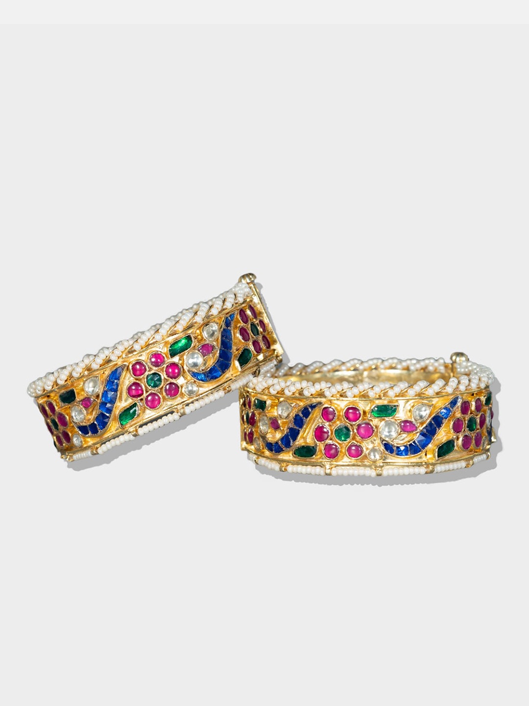 

AURAA TRENDS Set Of 2 Gold-Plated Kundan Studded Handcrafted Bangles