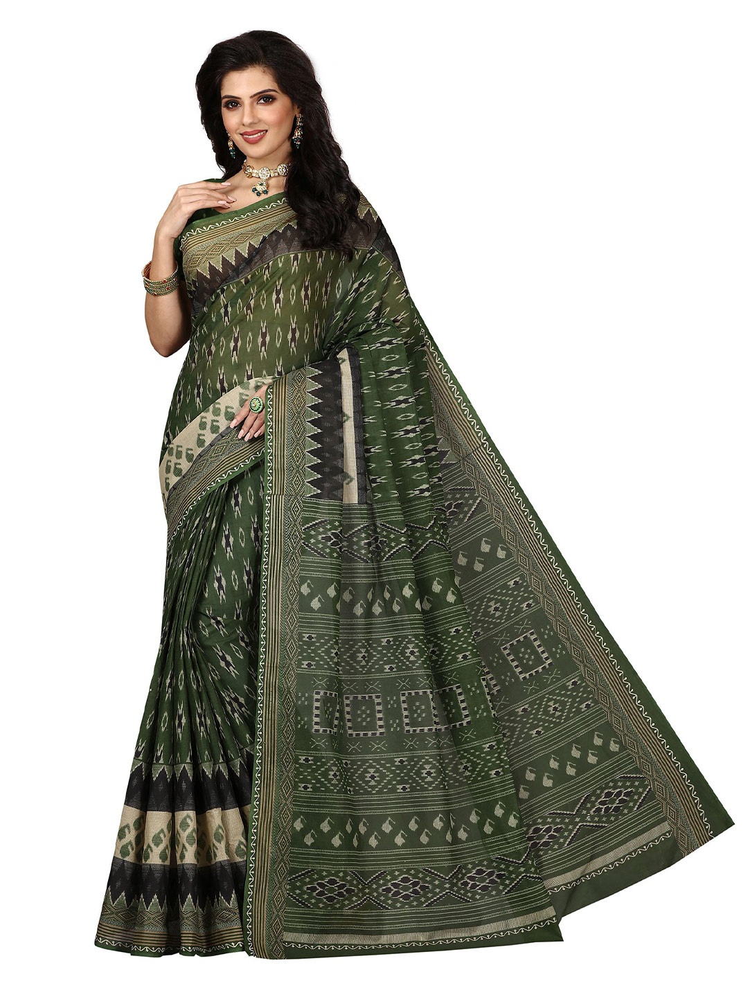 

SHANVIKA Green & Cream-Coloured Pure Cotton Block Print Saree