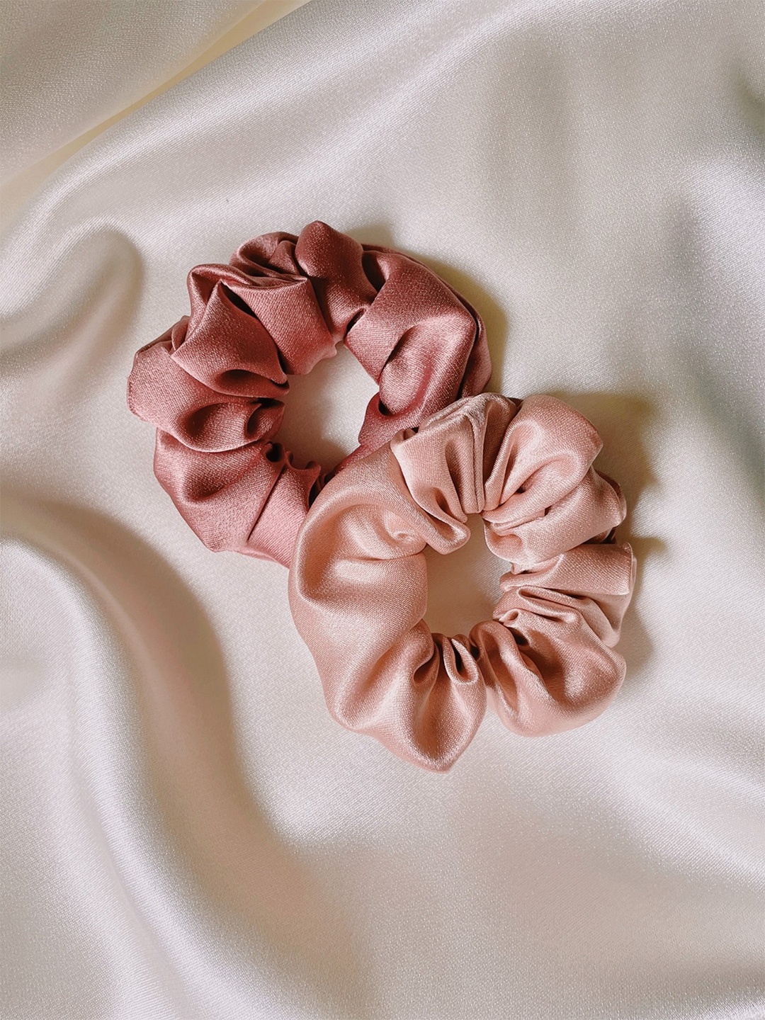 

Mueras Women Pink Set of 2 Solid Silk Satin Scrunchie