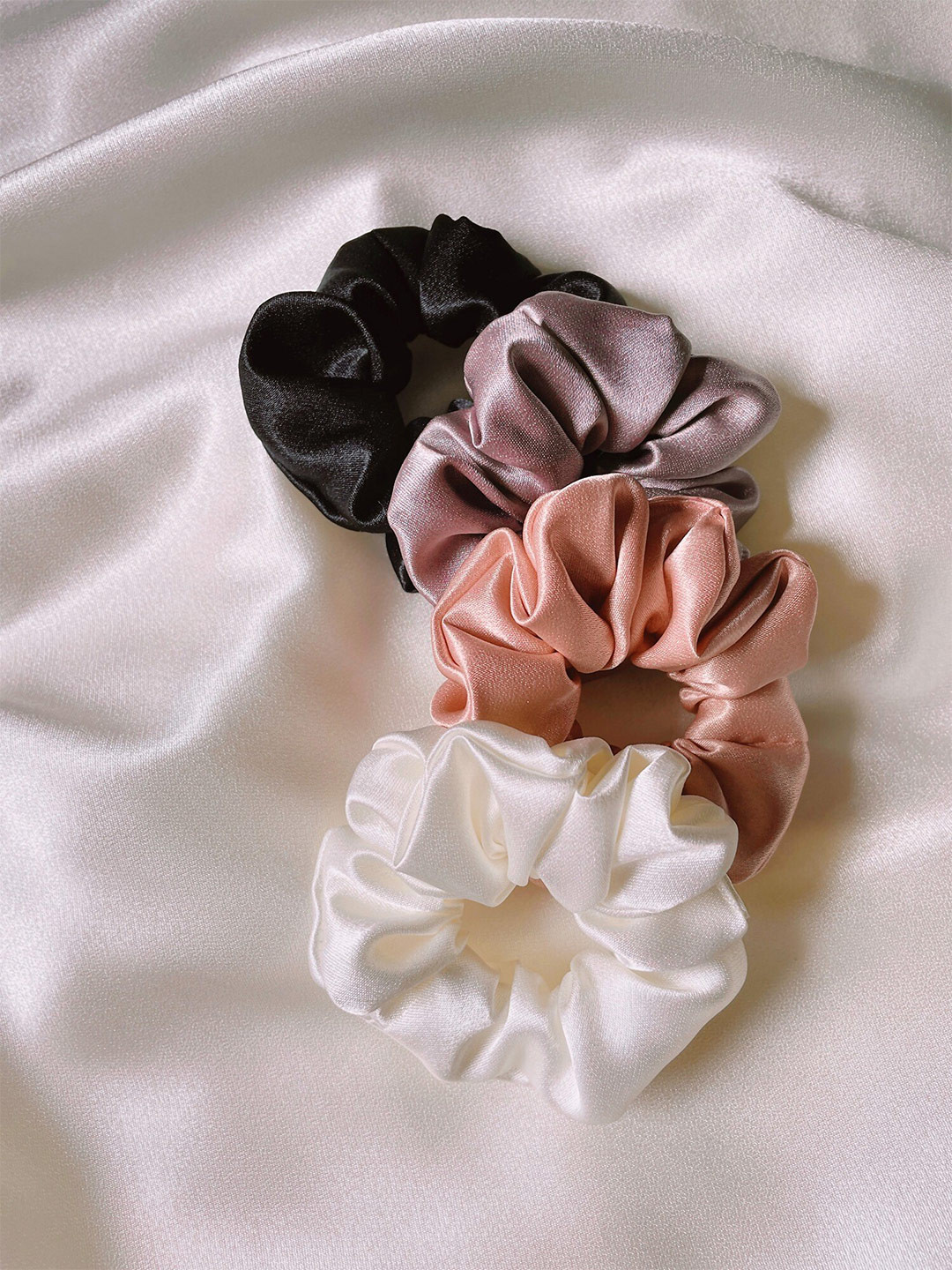 

Mueras Women White & Lavender Set of 4 Solid Silk Satin Scrunchie