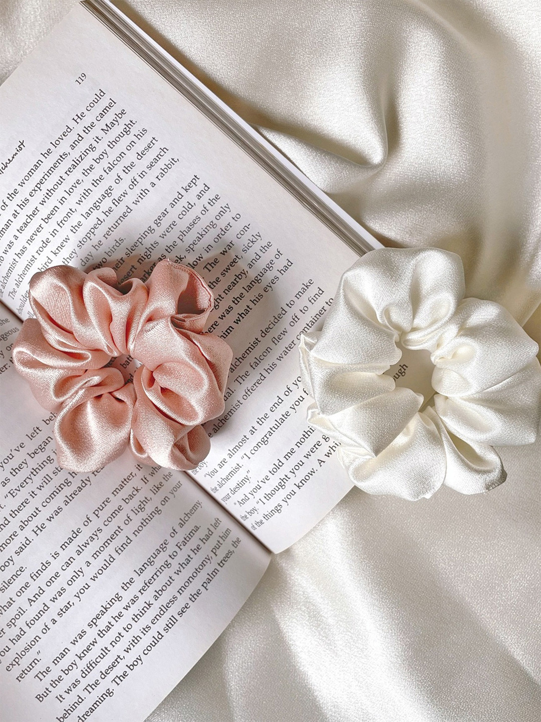 

Mueras Women Rose & White Set of 2 Satin Scrunchies