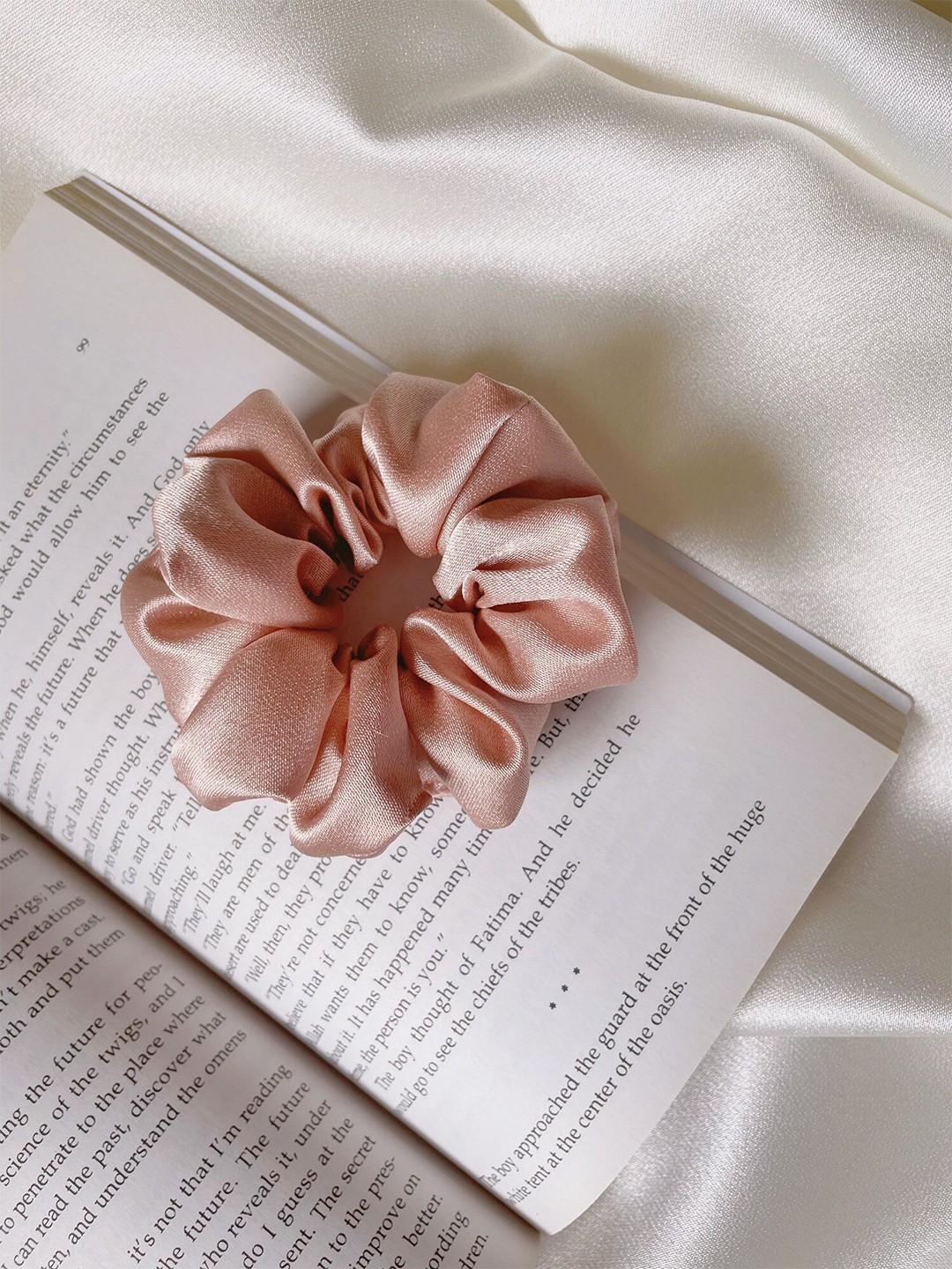 

Mueras Women Rose Gold Satin Scrunchie