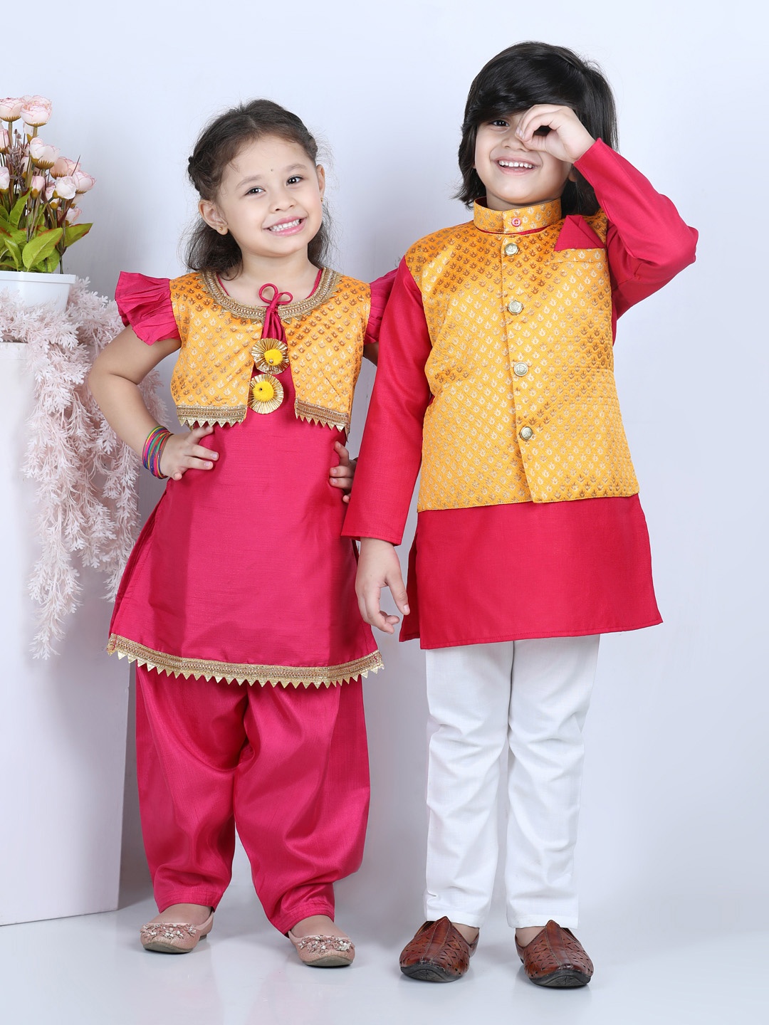 

BownBee Boys Pink Embroidered Layered Pure Cotton Kurta with Pyjamas