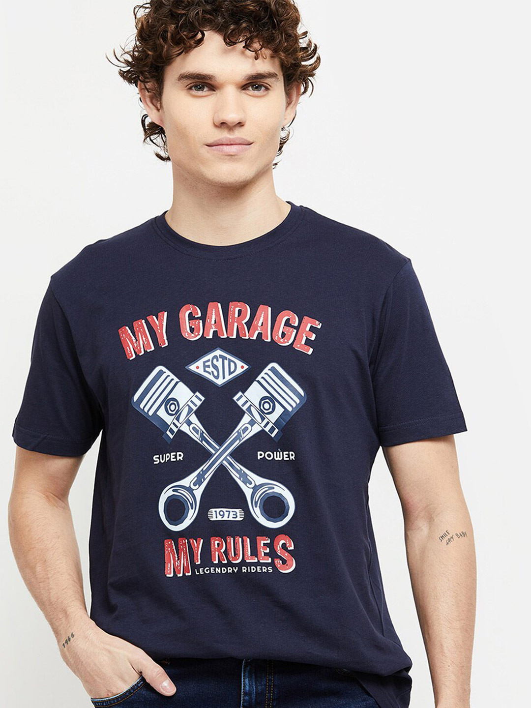 

max Men Navy Blue Typography Printed Raw Edge T-shirt