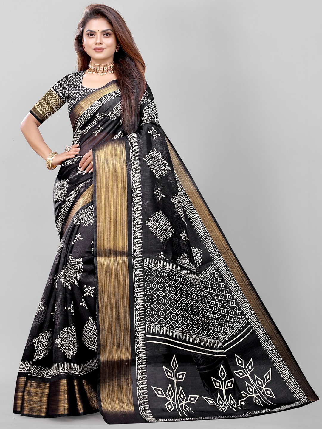 

APNISHA Black & White Zari Pure Cotton Saree