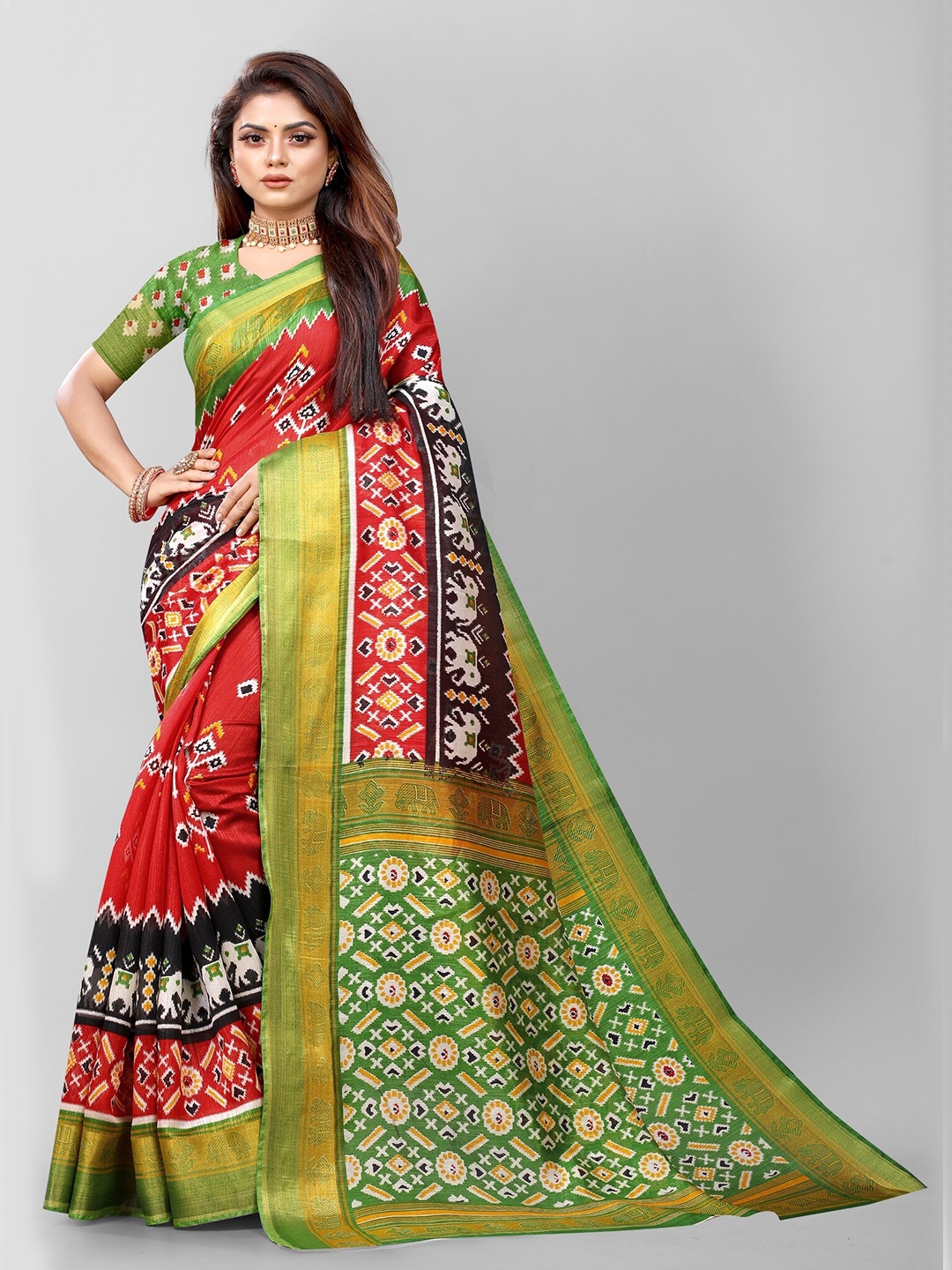 

APNISHA Red & Green Zari Pure Cotton Saree