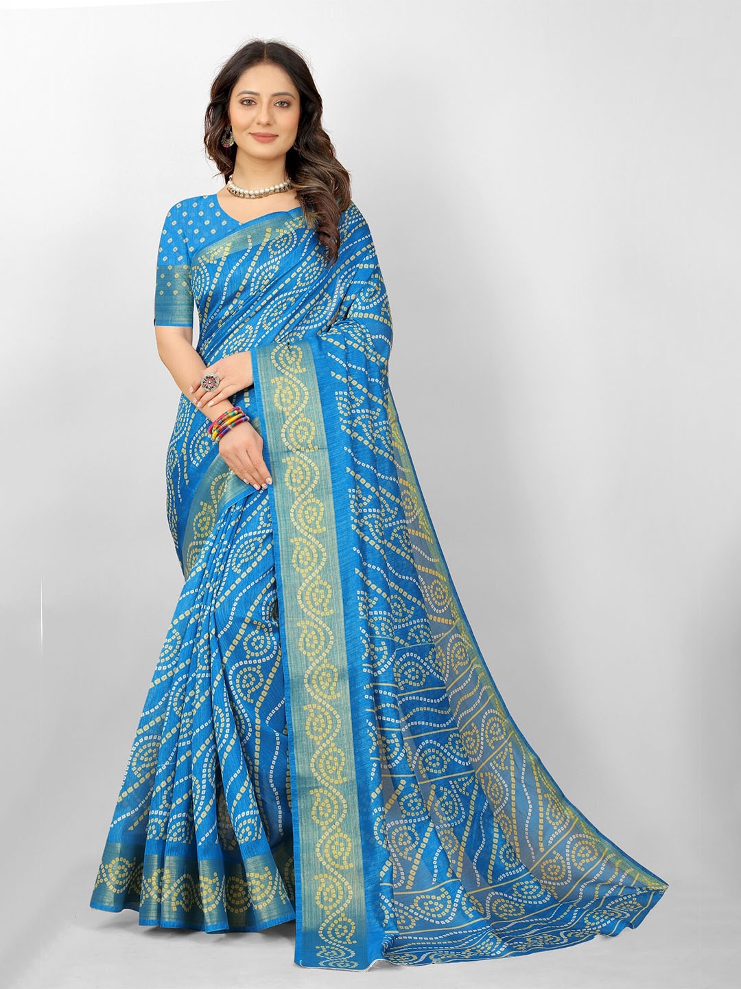 

APNISHA Blue & White Bandhani Zari Pure Cotton Saree